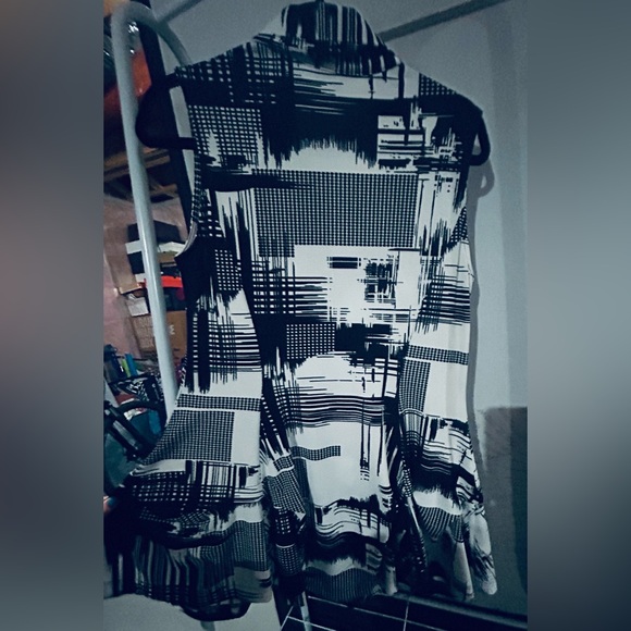 #151 Beautiful Vera Wong shirt/dress - Picture 2 of 3